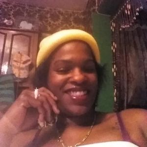 Meet your Posher, Desiree